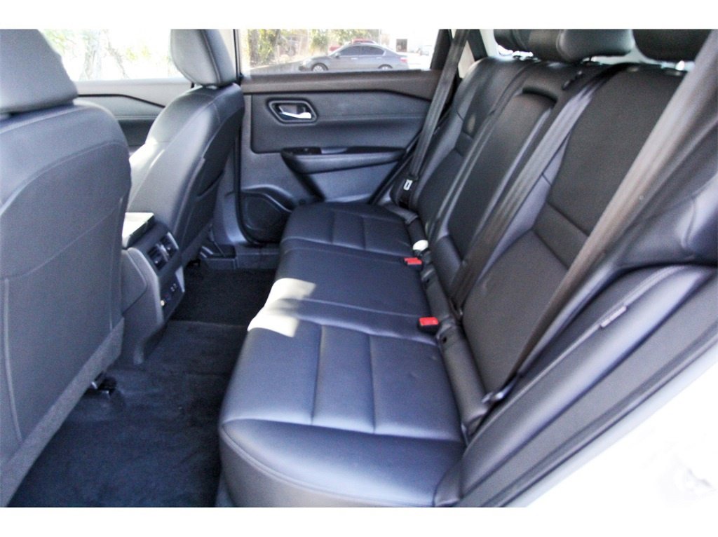 Used 2023 Nissan Rogue SL w/ SL Premium Package image 7