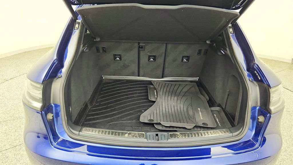 Used 2023 Porsche Macan Turbo AWD/4WD image 22