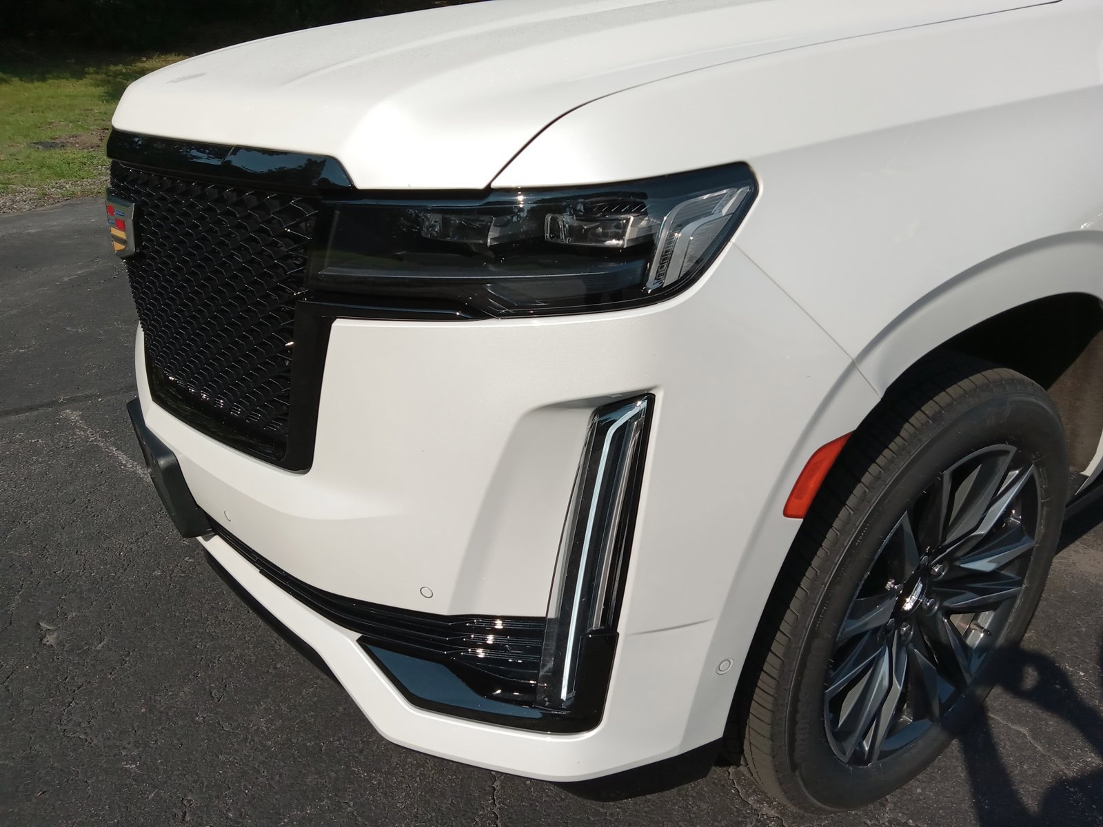 Certified 2024 Cadillac Escalade Sport Platinum AWD/4WD image 8