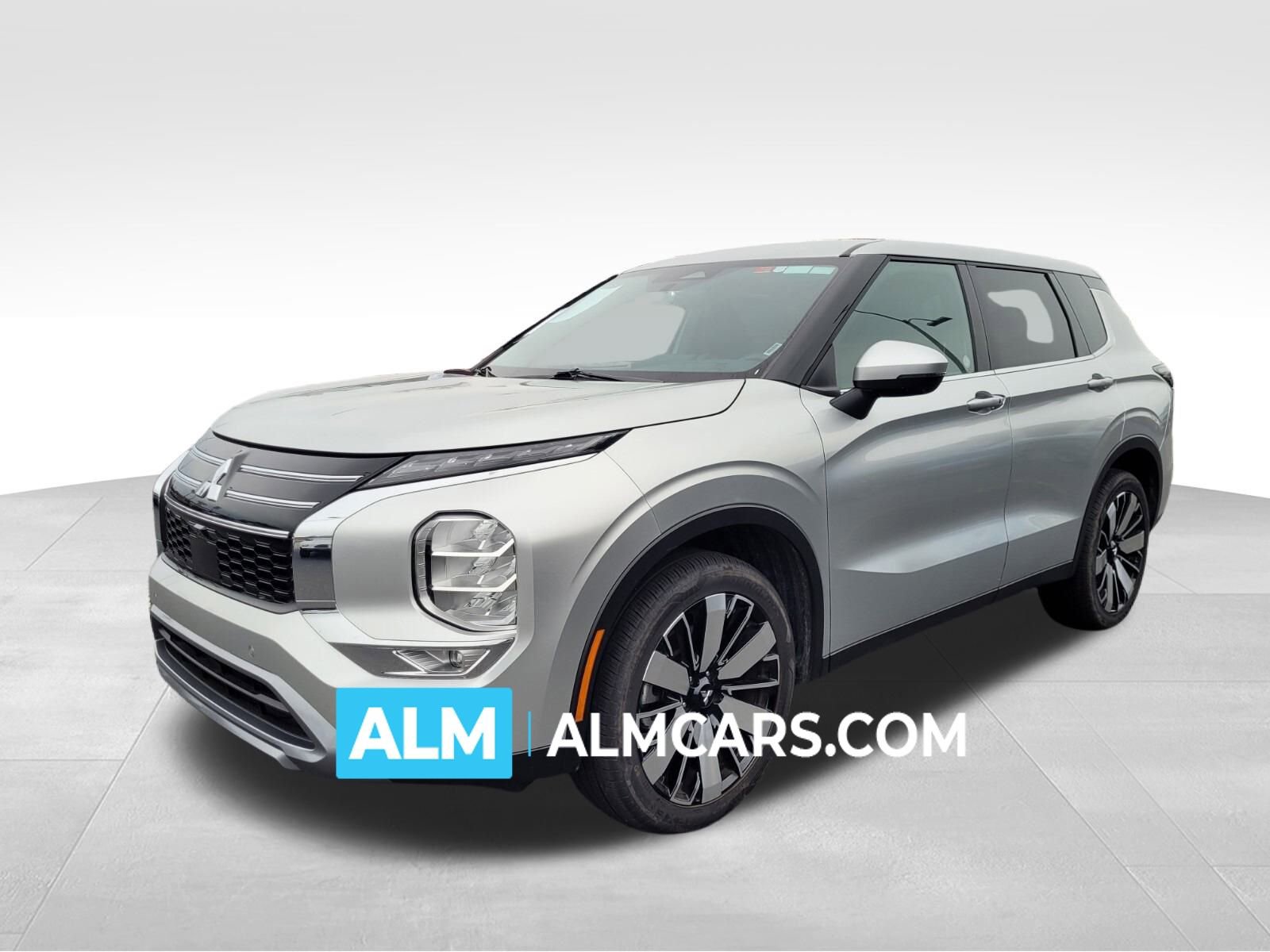 Used 2025 Mitsubishi Outlander SE