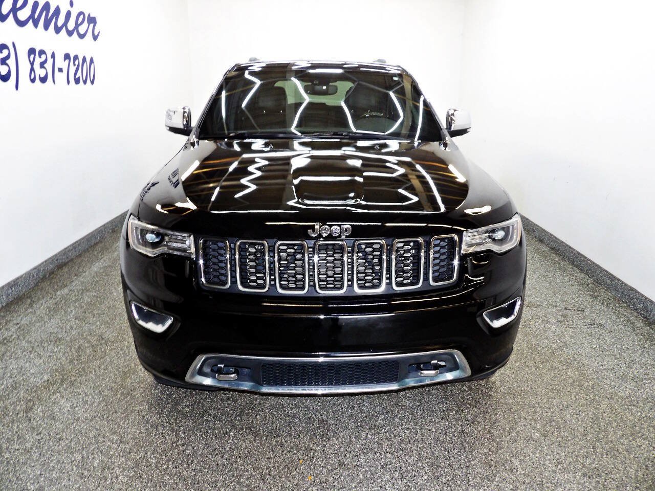 Used 2019 Jeep Grand Cherokee Overland AWD/4WD image 2