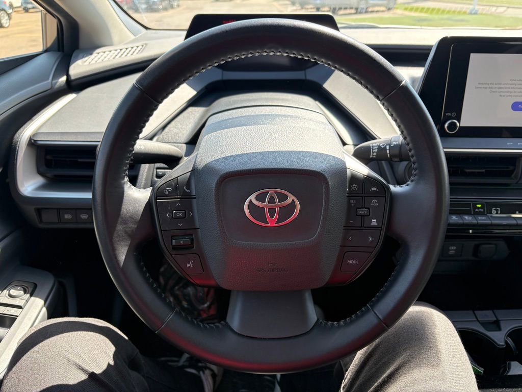 Used 2024 Toyota Prius LE FWD image 18