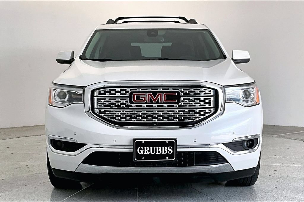 Used 2017 GMC Acadia Denali w/ Technology Package AWD/4WD image 3