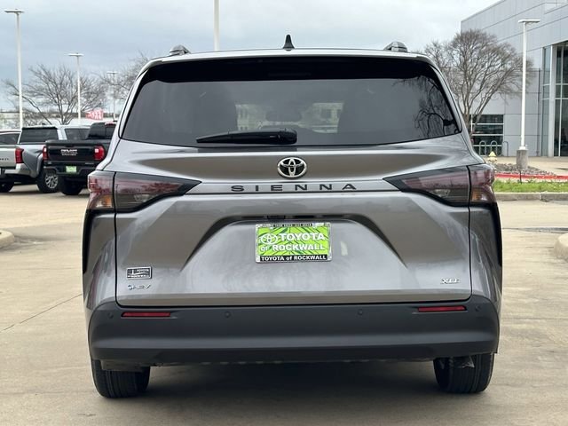 New 2026 Toyota Sienna XLE FWD image 4