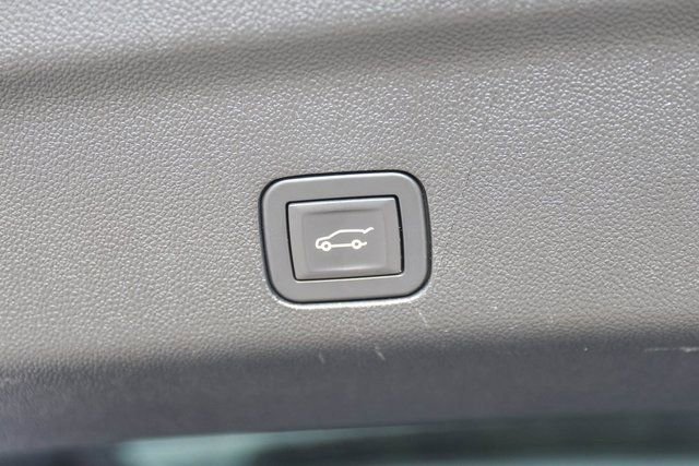 Used 2025 Chevrolet Tahoe Z71 image 9