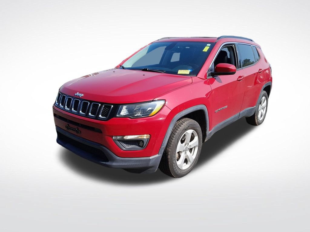 Used 2019 Jeep Compass Latitude w/ Popular Equipment Group AWD/4WD image 3
