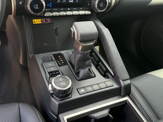 Used 2026 Toyota Tacoma Limited AWD/4WD image 24