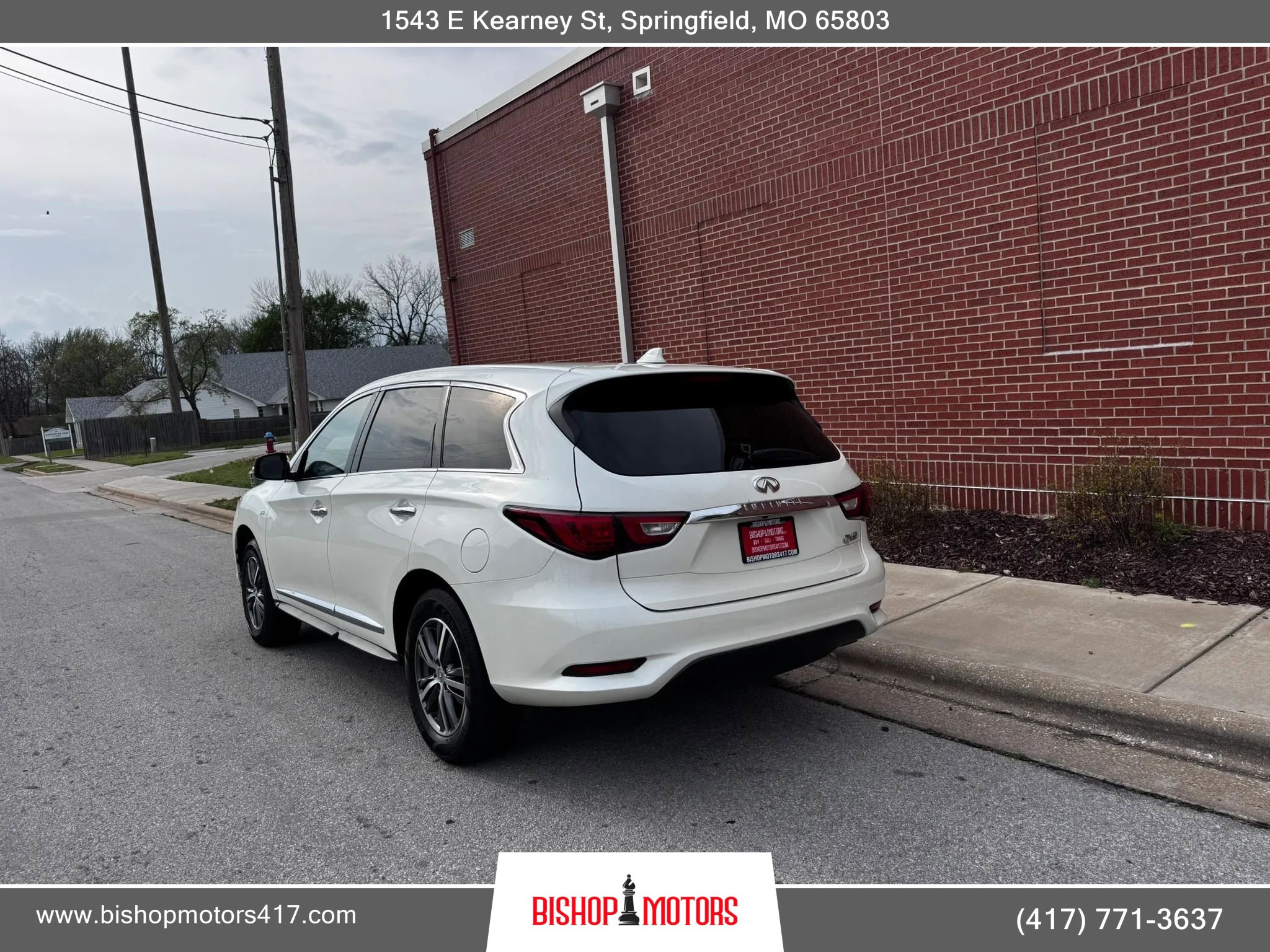 Used 2017 INFINITI QX60 Luxe image 3