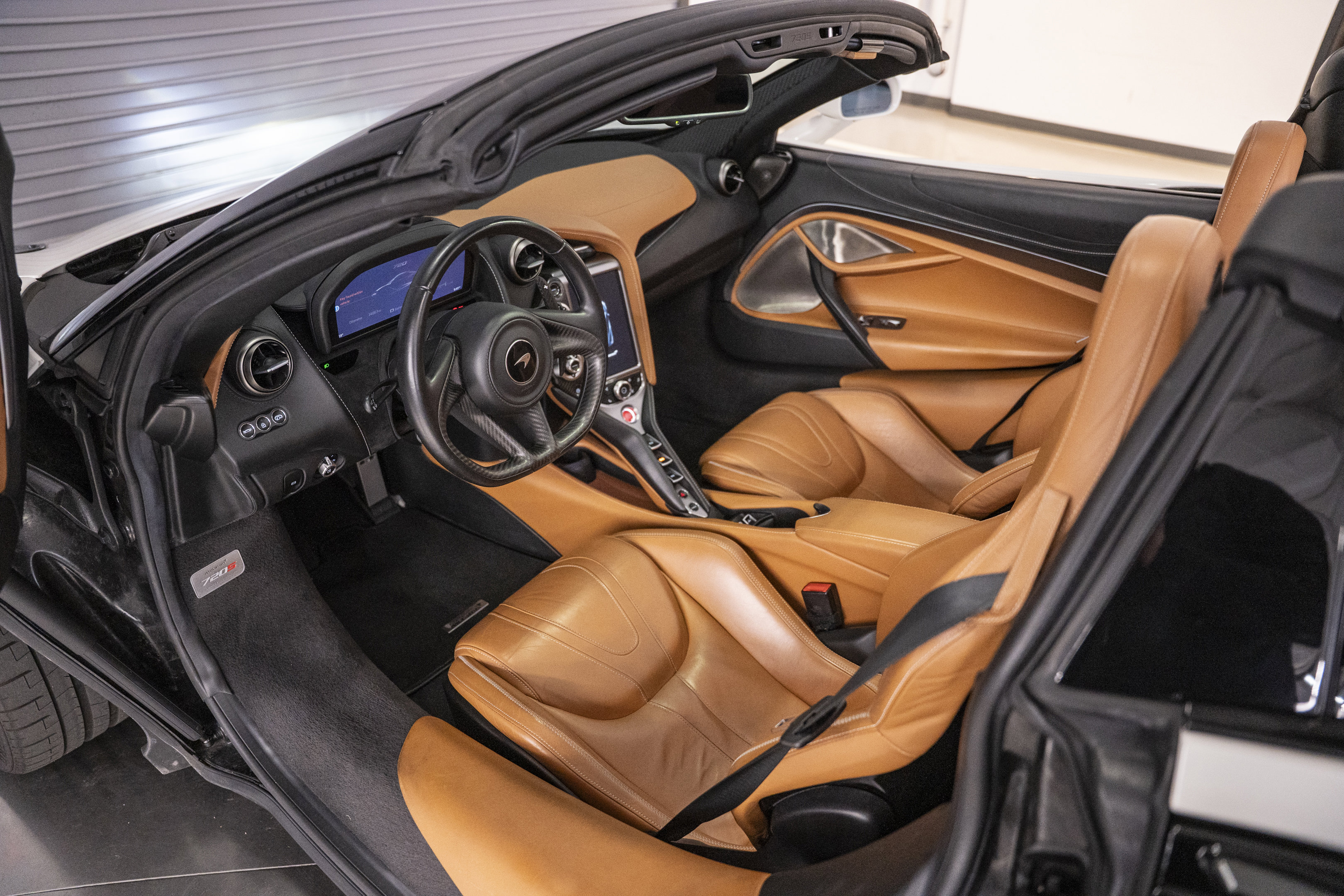 Used 2020 McLaren 720S Spider image 32