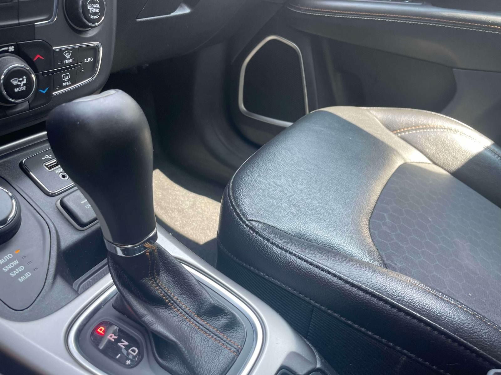 Used 2018 Jeep Compass Latitude w/ Popular Equipment Group AWD/4WD image 30