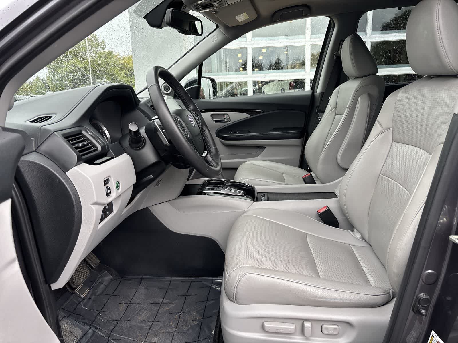 Used 2017 Honda Pilot Elite image 9