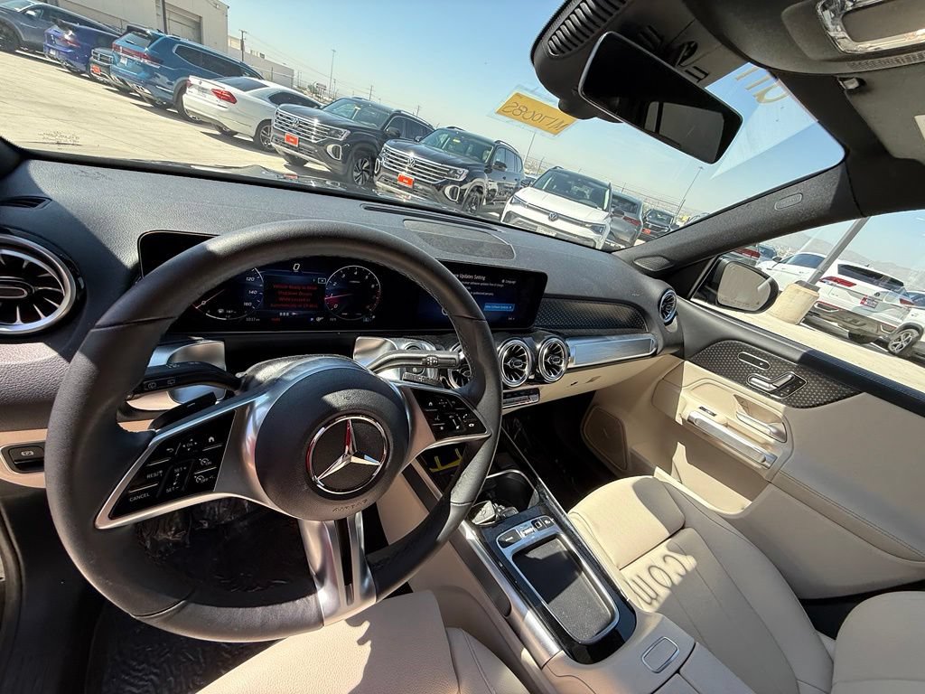 Used 2026 Mercedes-Benz GLB 250 image 11