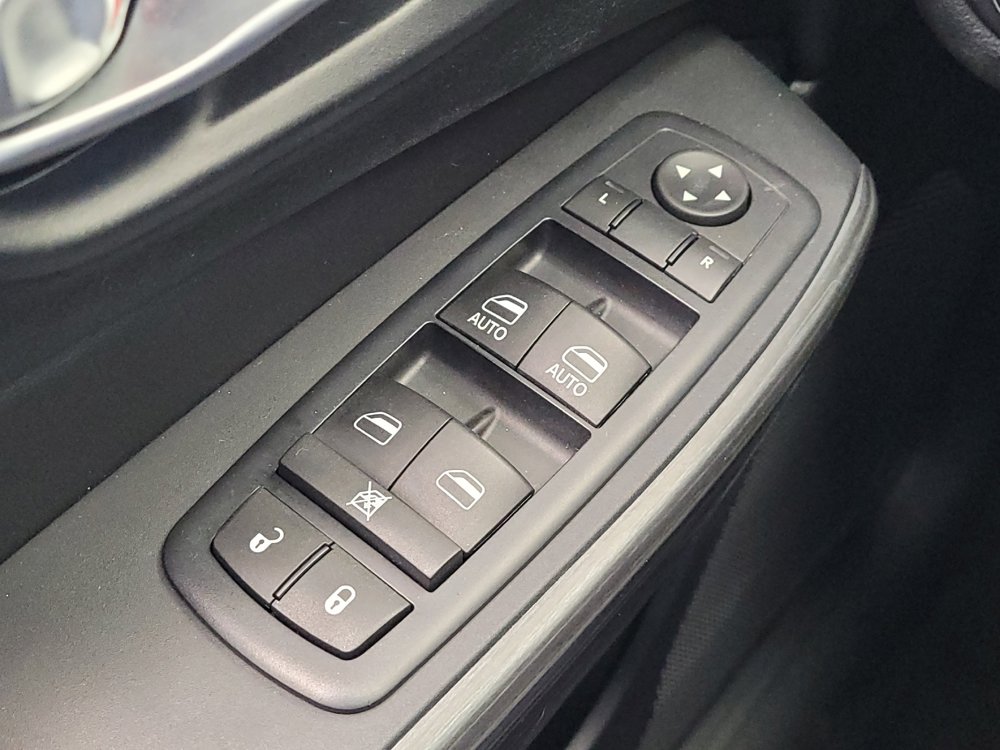 Used 2016 Jeep Cherokee 75th Anniversary AWD/4WD image 27
