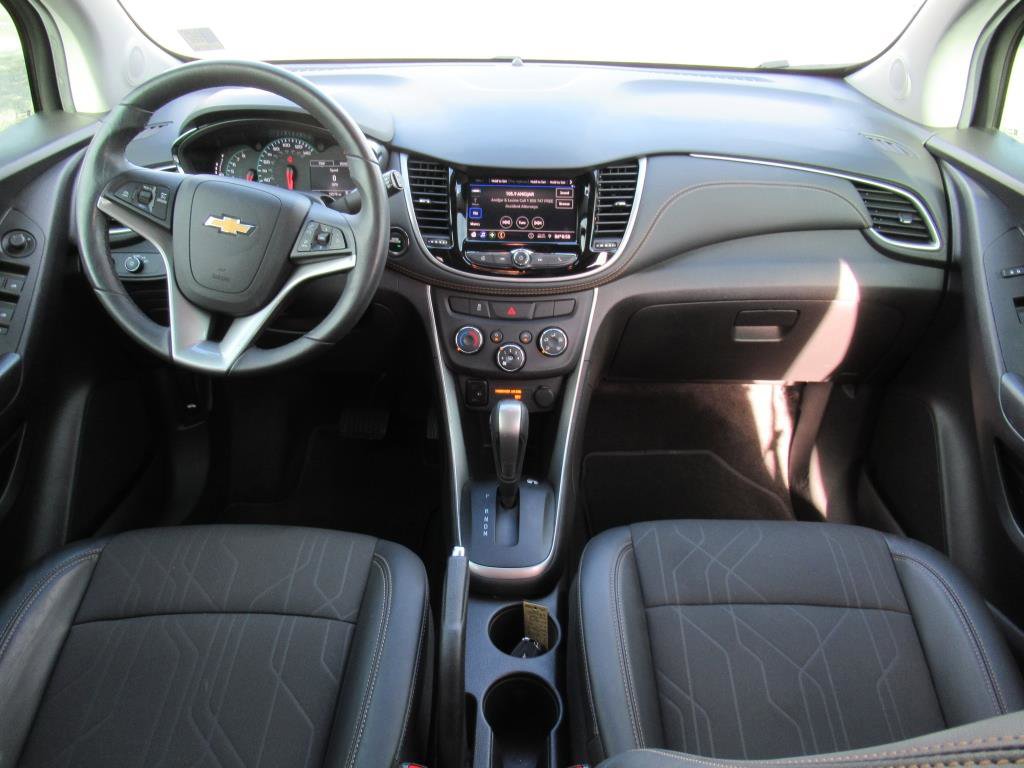 Used 2022 Chevrolet Trax LT w/ LT Convenience Package image 11