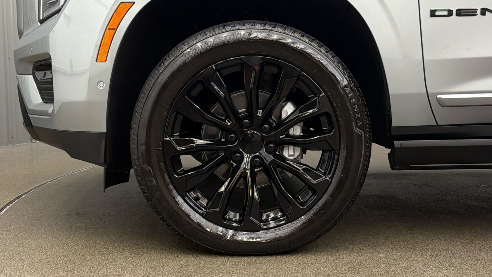 Used 2025 GMC Yukon XL Denali w/ Sun & Power Step Package AWD/4WD image 10