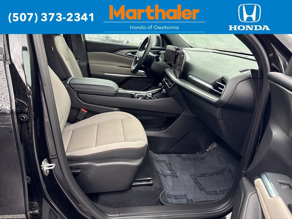 Used 2026 Chevrolet Traverse LT w/ Driver Confidence Package AWD/4WD image 20