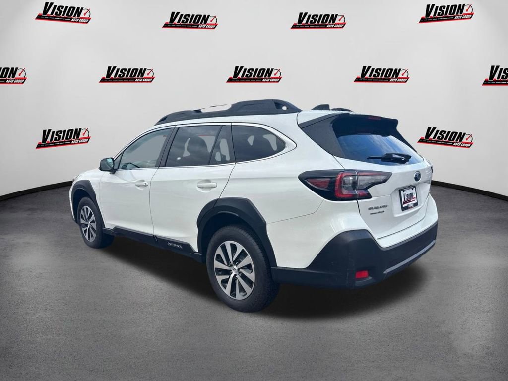 Used 2023 Subaru Outback Premium image 7