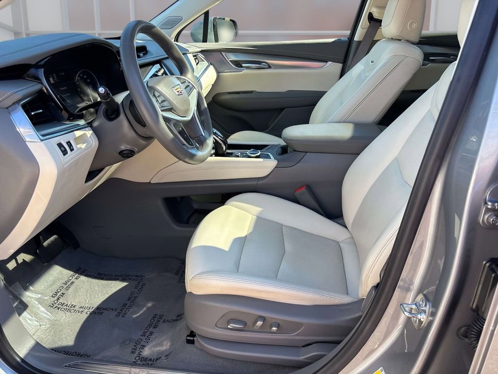 Used 2025 Cadillac XT5 Premium Luxury image 10