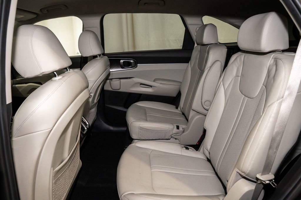 Certified 2023 Kia Sorento EX image 8