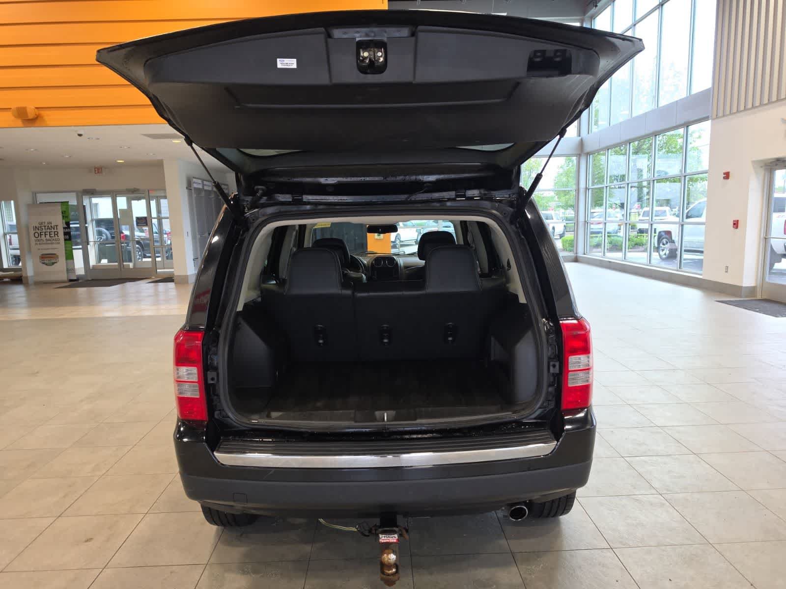 Used 2017 Jeep Patriot High Altitude AWD/4WD image 28