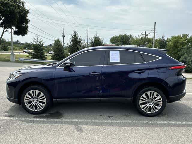 Used 2023 Toyota Venza Limited AWD/4WD image 2