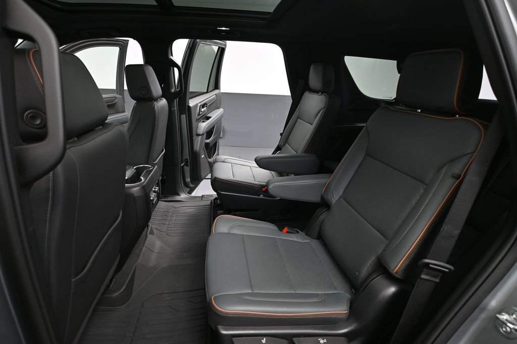 Used 2025 GMC Yukon AT4 AWD/4WD image 34