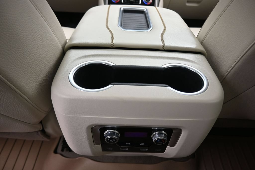 Used 2023 GMC Yukon XL Denali AWD/4WD image 42