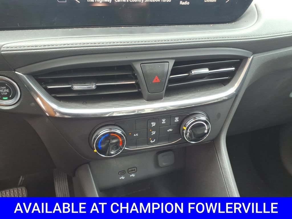 Used 2025 Buick Encore GX Preferred FWD image 23