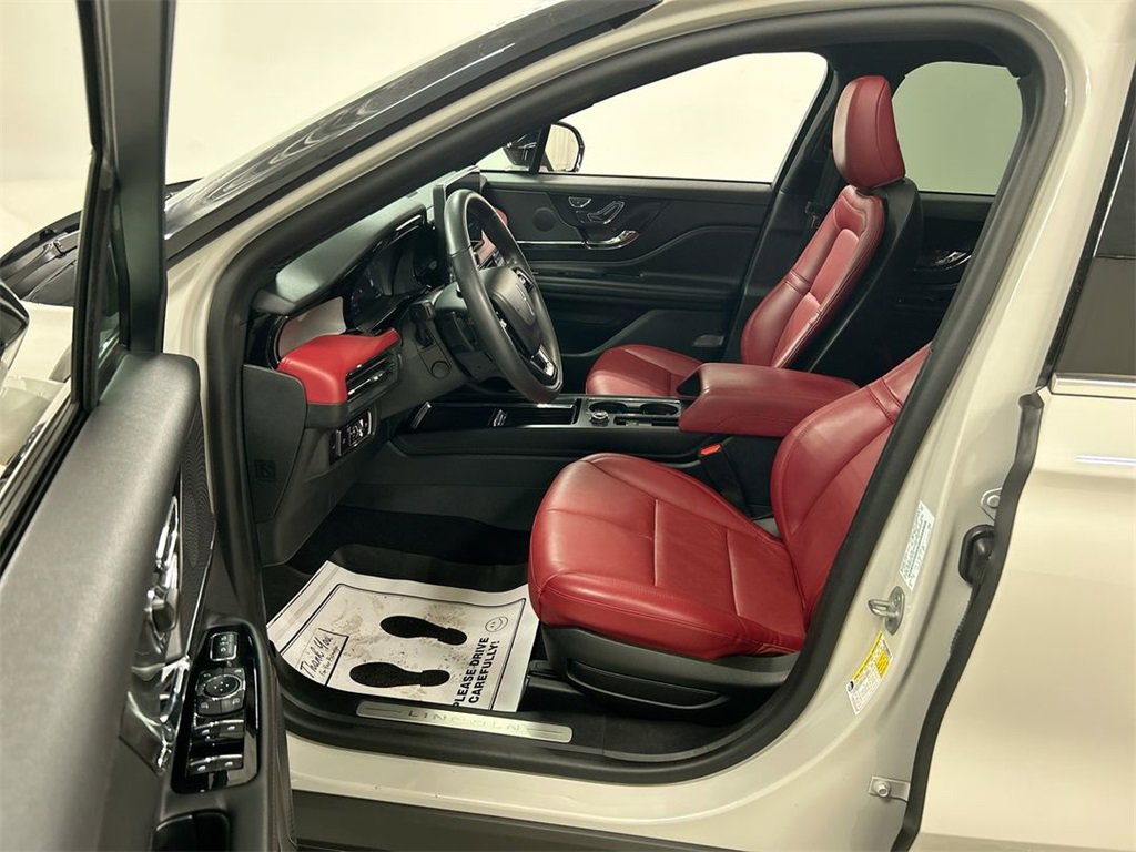 Used 2023 Lincoln Corsair Reserve w/ Equipment Group 201A image 9