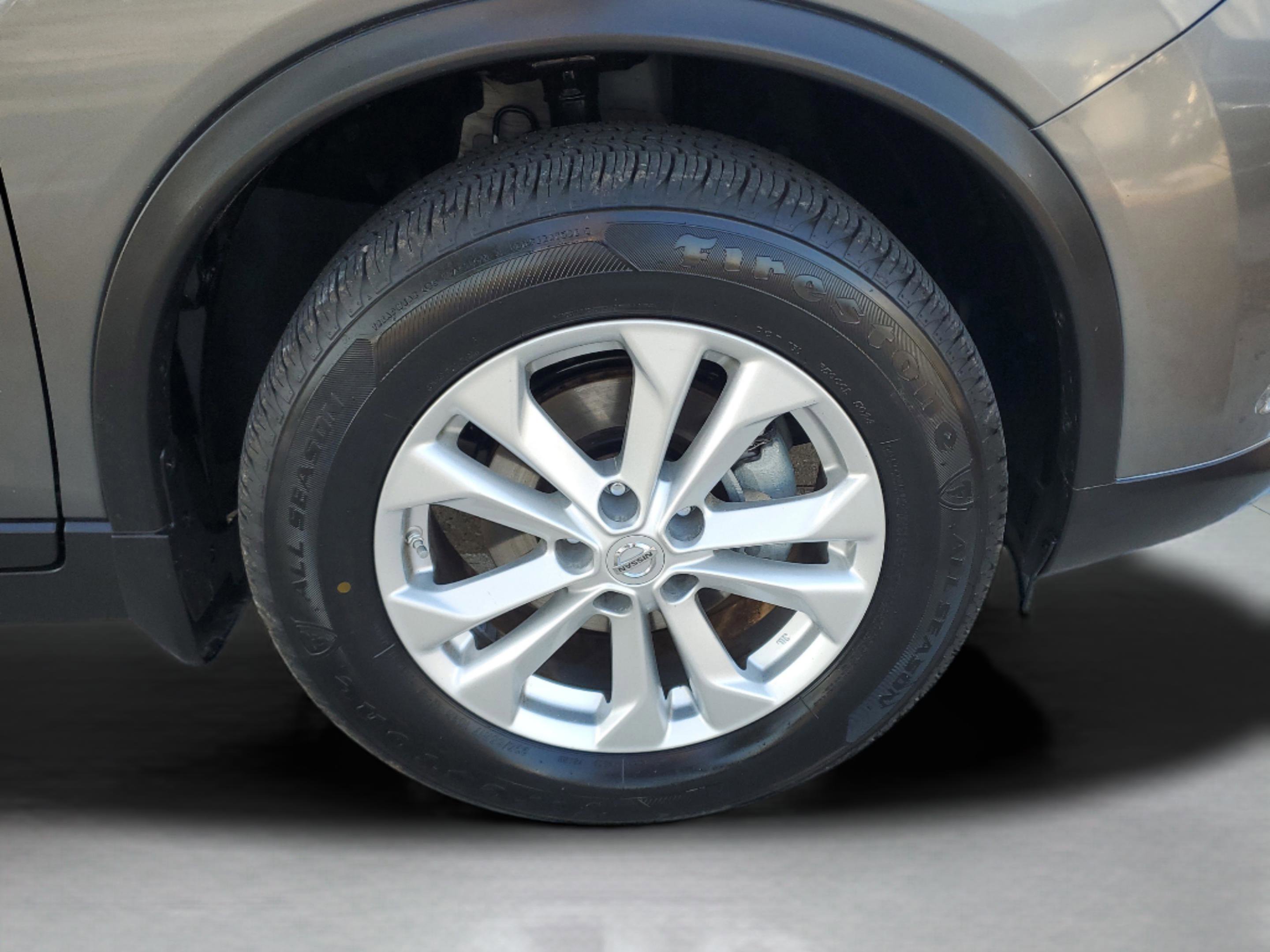 Used 2016 Nissan Rogue SV w/ SV Premium Package image 6