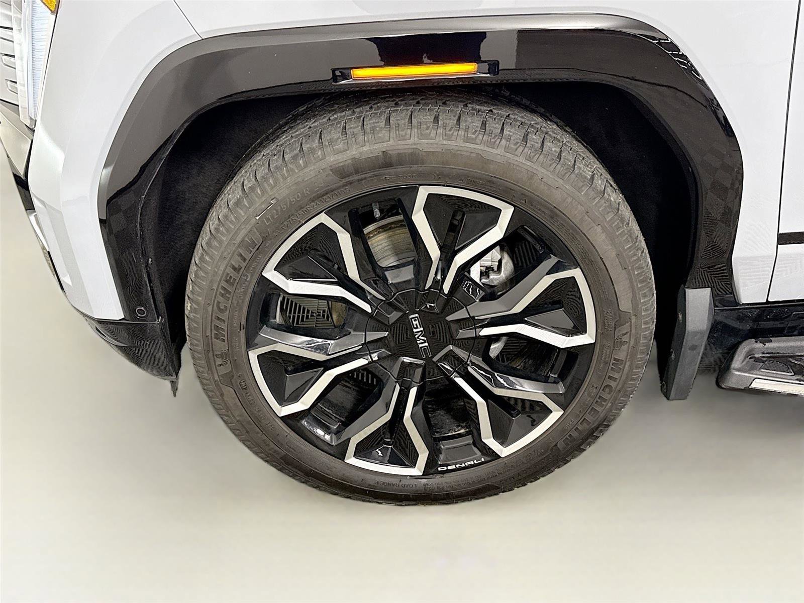 Used 2025 GMC Sierra EV Denali image 26