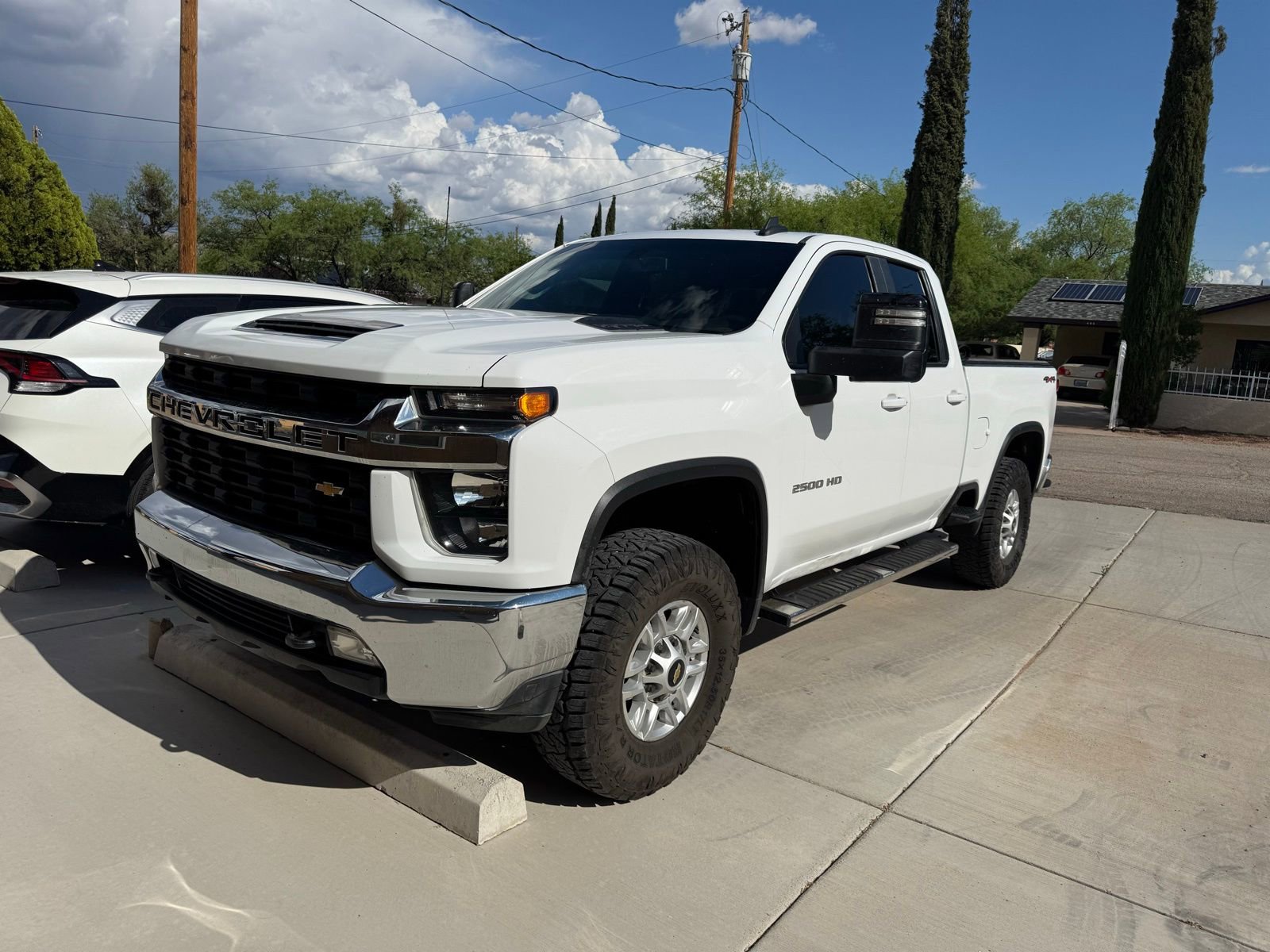 Used 2020 Chevrolet Silverado 2500 LT w/ Convenience Package image 2