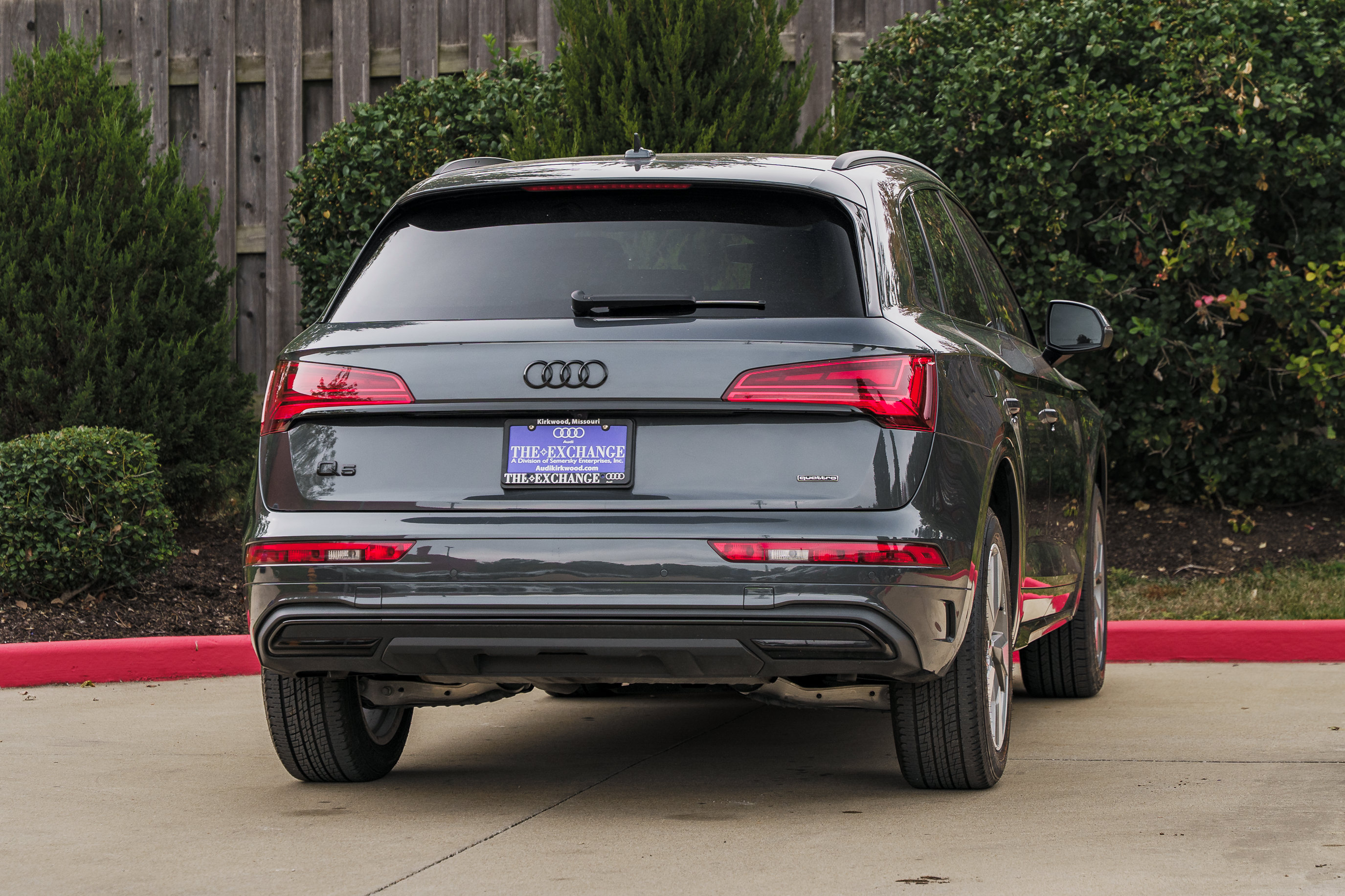 Used 2024 Audi Q5 2.0T Premium Plus w/ Premium Plus Package AWD/4WD image 3