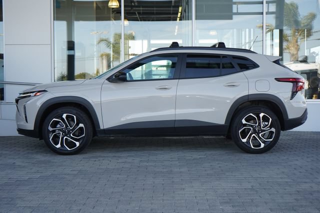 Used 2026 Chevrolet Trax RS w/ Sunroof Package FWD image 5