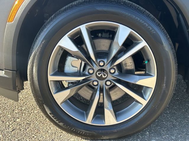 Certified 2025 INFINITI QX60 Luxe image 10