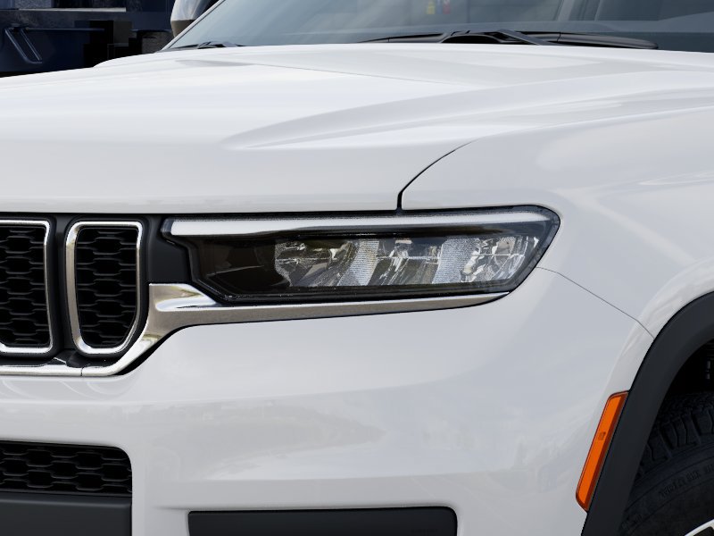 New 2027 Jeep Grand Cherokee L Laredo RWD image 10