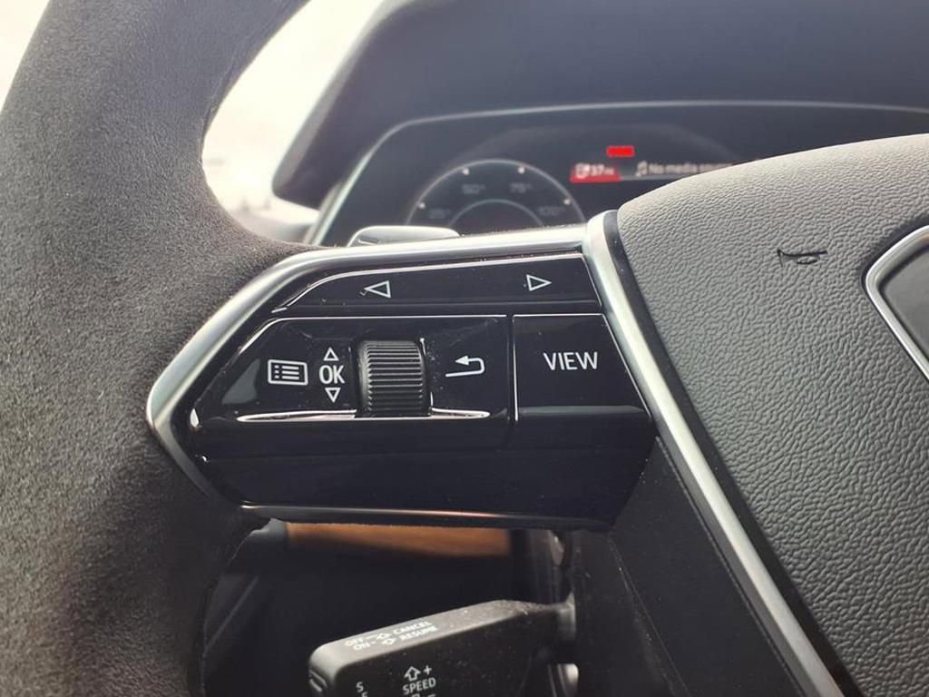 Used 2023 Audi e-tron GT Premium Plus image 10