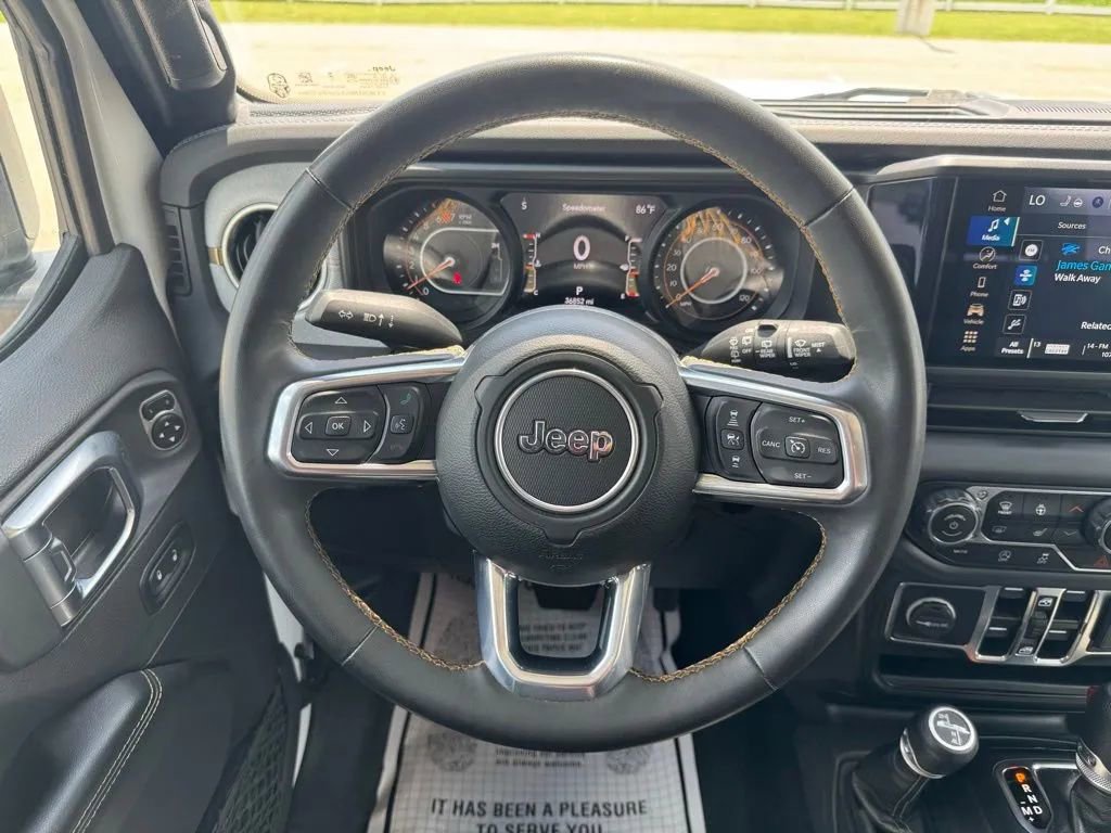 Used 2024 Jeep Wrangler Unlimited Sahara AWD/4WD image 23
