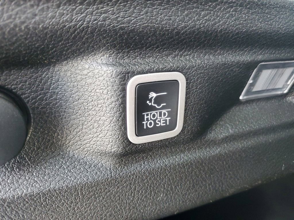 Used 2021 Jeep Grand Cherokee L Limited AWD/4WD image 35