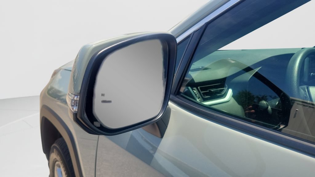 Used 2023 Toyota RAV4 XLE w/ Convenience Package FWD image 27