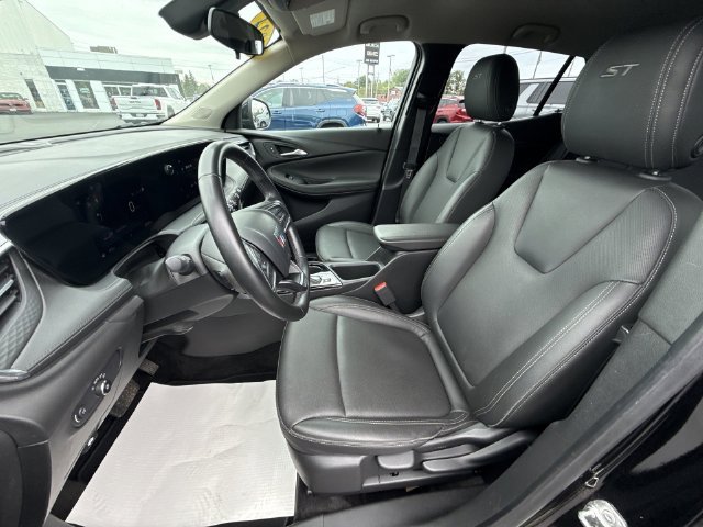 Certified 2024 Buick Encore GX Sport Touring AWD/4WD image 18