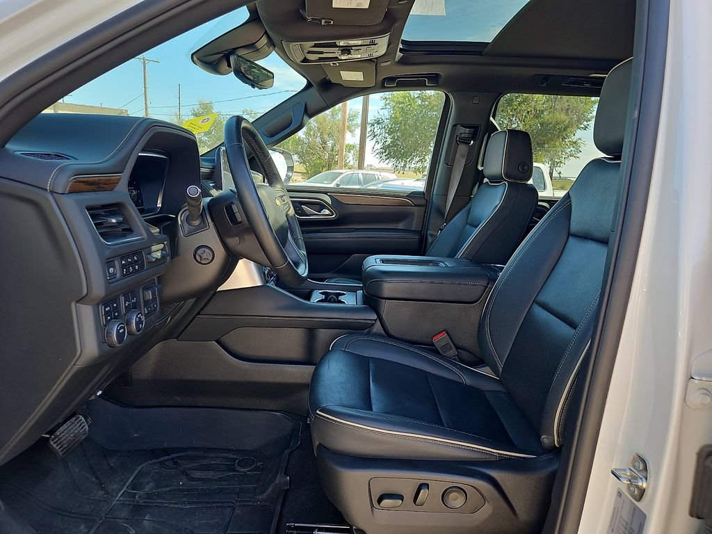 Used 2024 Chevrolet Suburban Premier w/ Premium Package AWD/4WD image 15