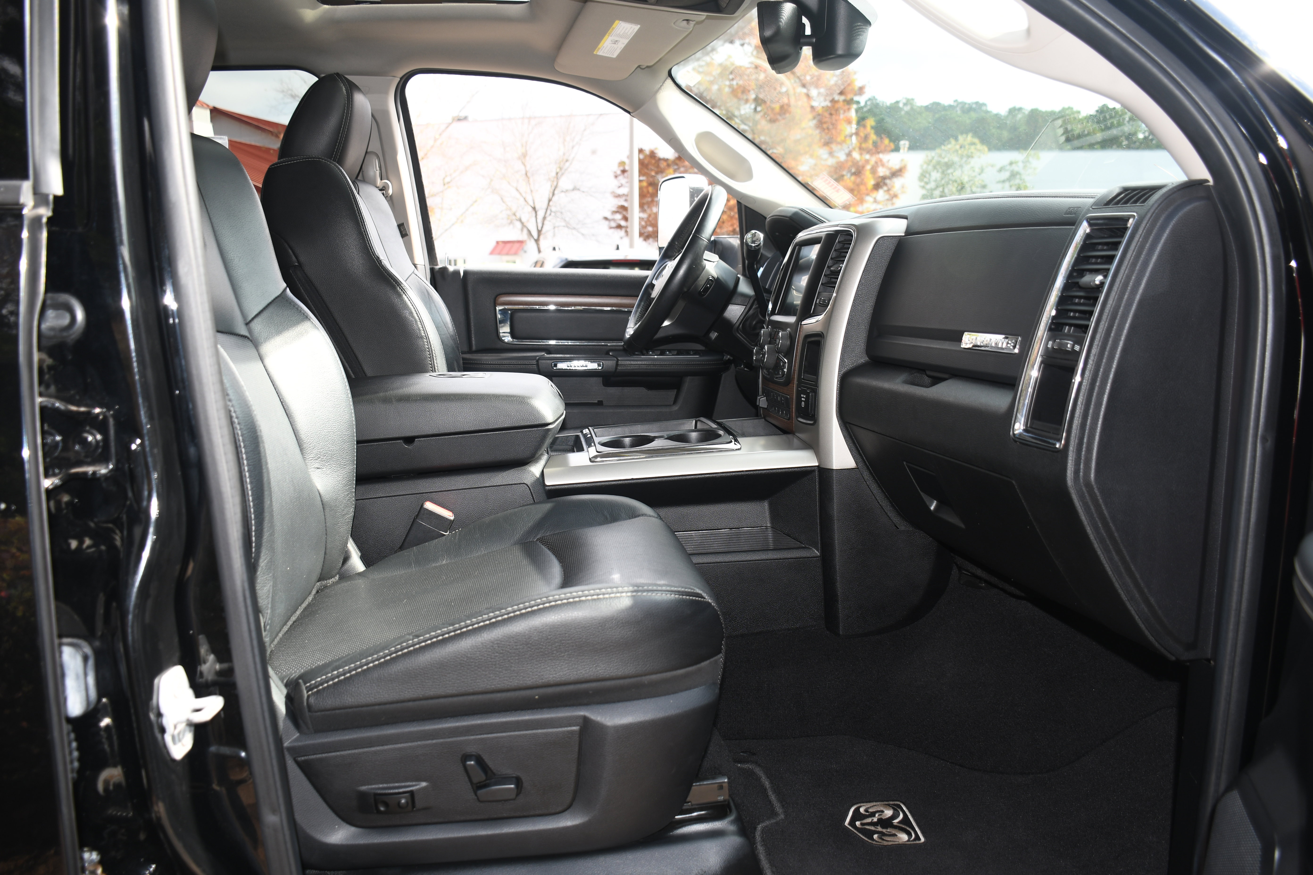 Used 2015 RAM 2500 Laramie image 21