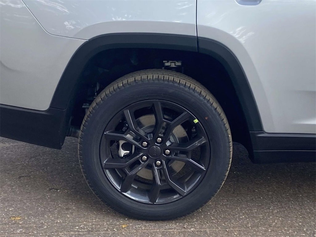 New 2025 Jeep Grand Cherokee L Limited image 38