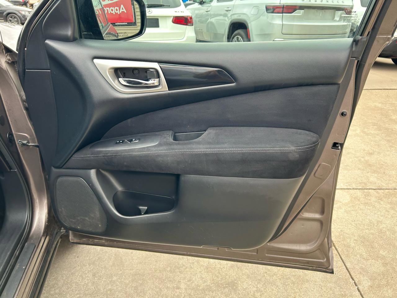 Used 2013 Nissan Pathfinder SV w/ Trailer Tow Pkg image 17