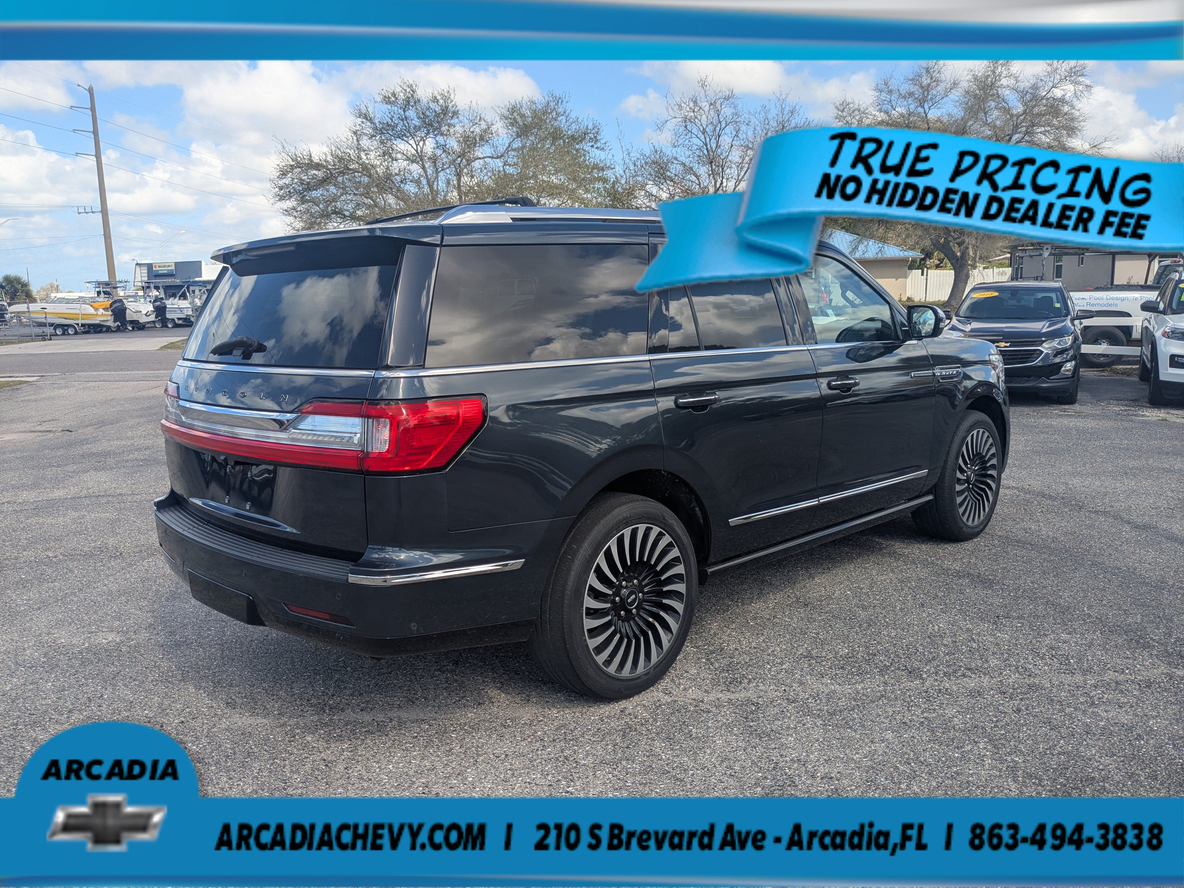 Used 2021 Lincoln Navigator Black Label w/ Cargo Convenience Package AWD/4WD image 4