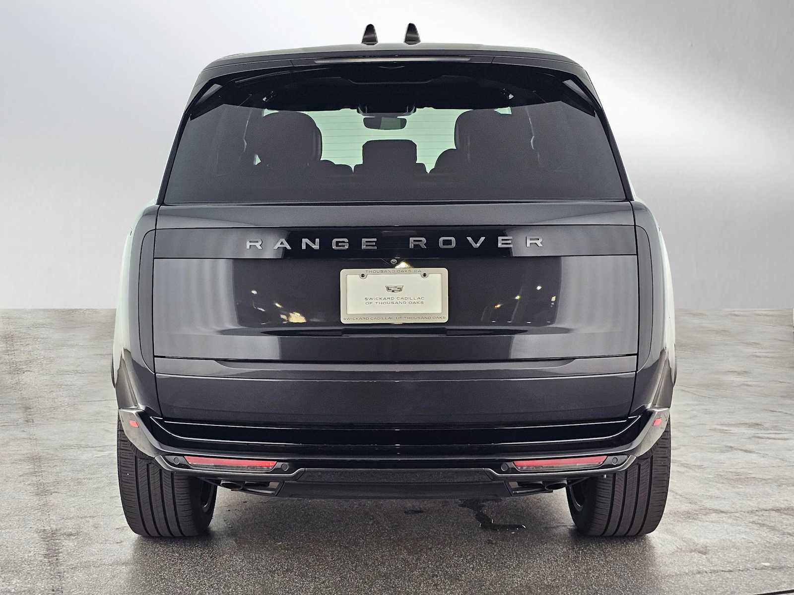 Used 2025 Land Rover Range Rover SE AWD/4WD image 4