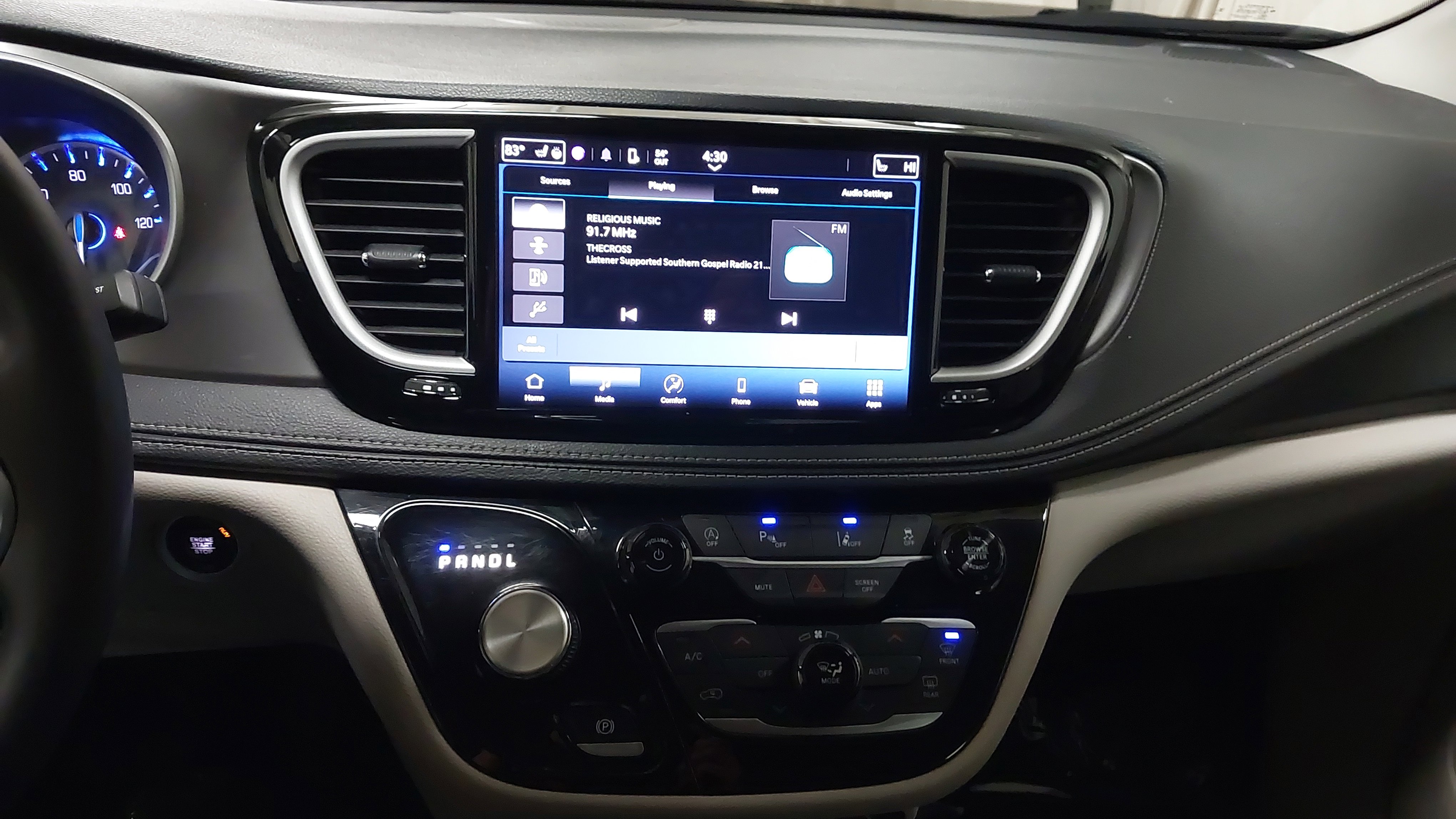 Used 2024 Chrysler Pacifica Touring-L image 20