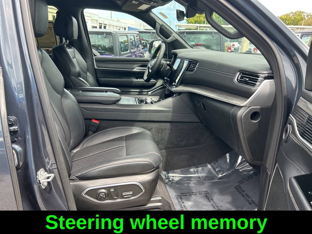 Used 2024 Jeep Wagoneer Series II AWD/4WD image 24