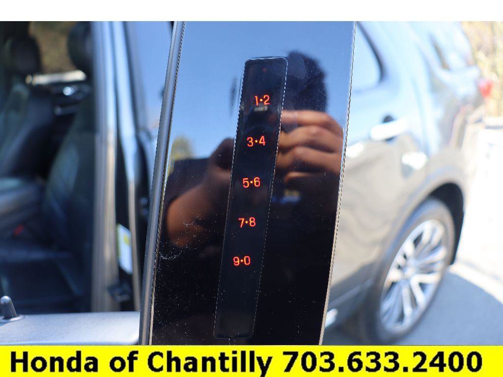 Used 2017 Ford Explorer Platinum image 24